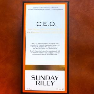 SUNDAY RILEY C.E.O. Vitamin C Brightening Serum
